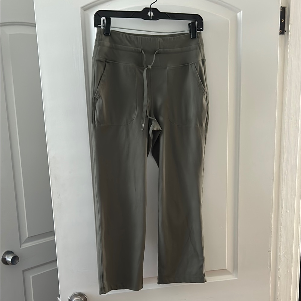 Mondetta Sage Capri Pants Inseam 25” Slight Flare Hem